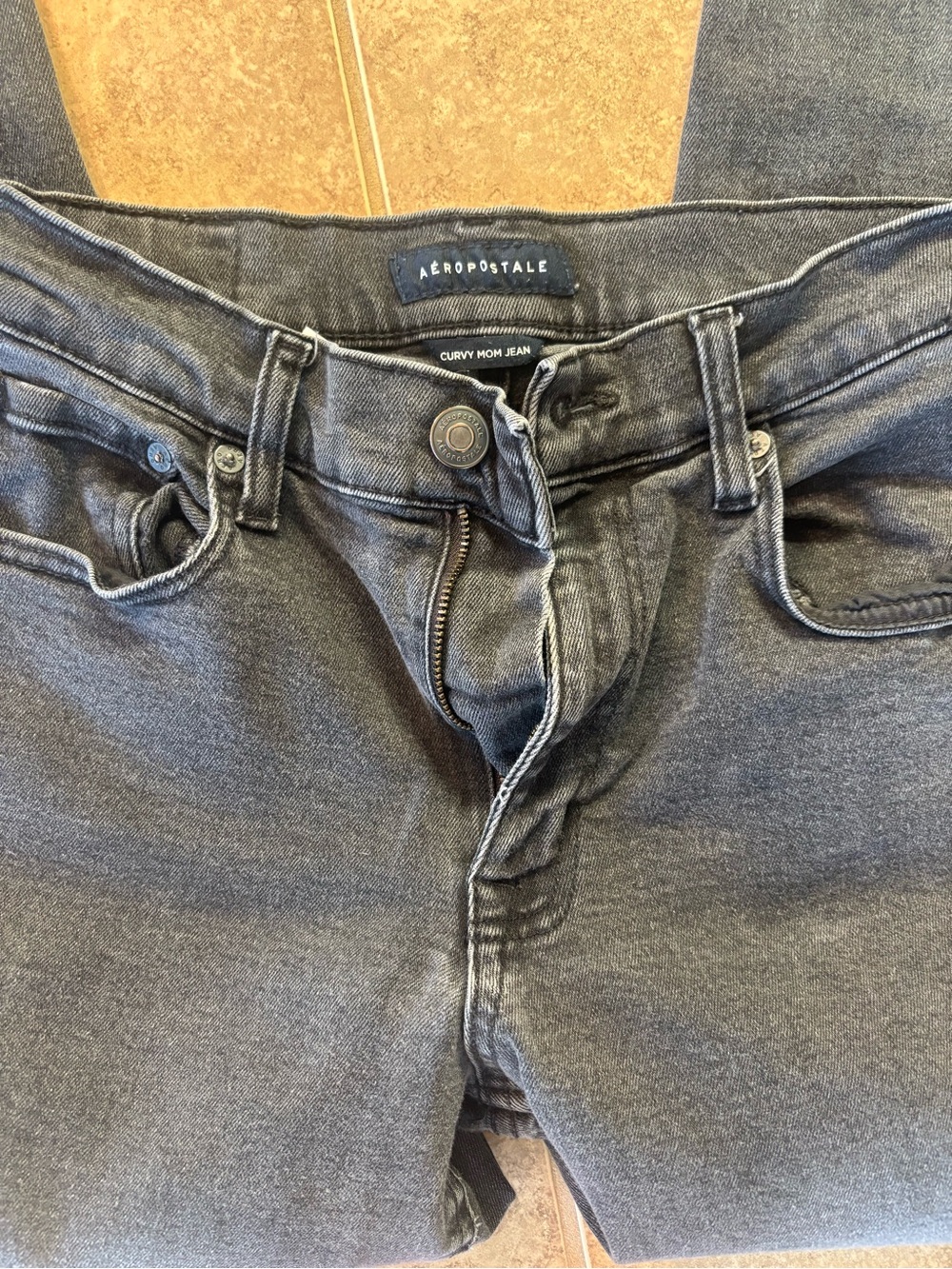 Aeropostale Women's curvy Mom Jean in charcoal - Picture 3 of 8